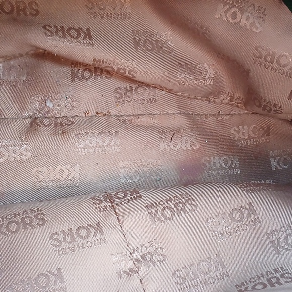 Michael Kors signature with Kelly green trim - Picture 3 of 9